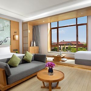 Premium King Room